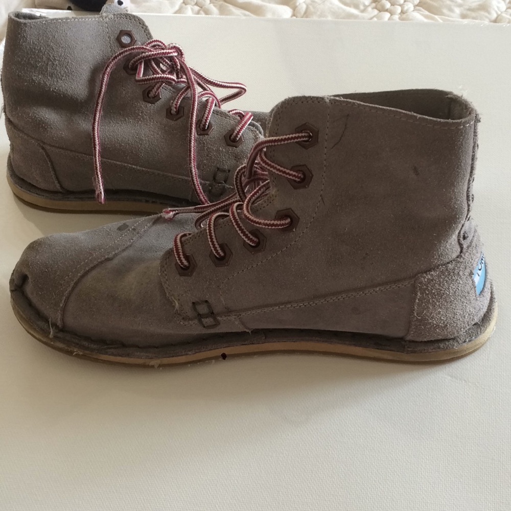 TOM'S ANKLE SUEDE BOOTS